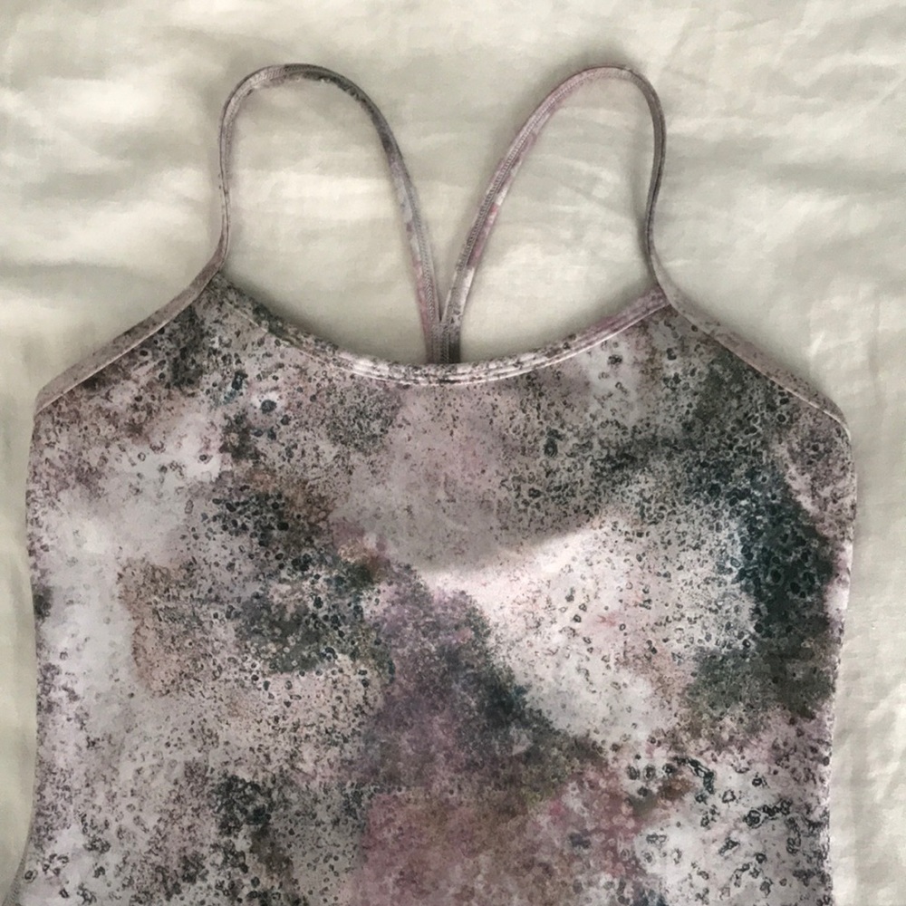 Lululemon workout top